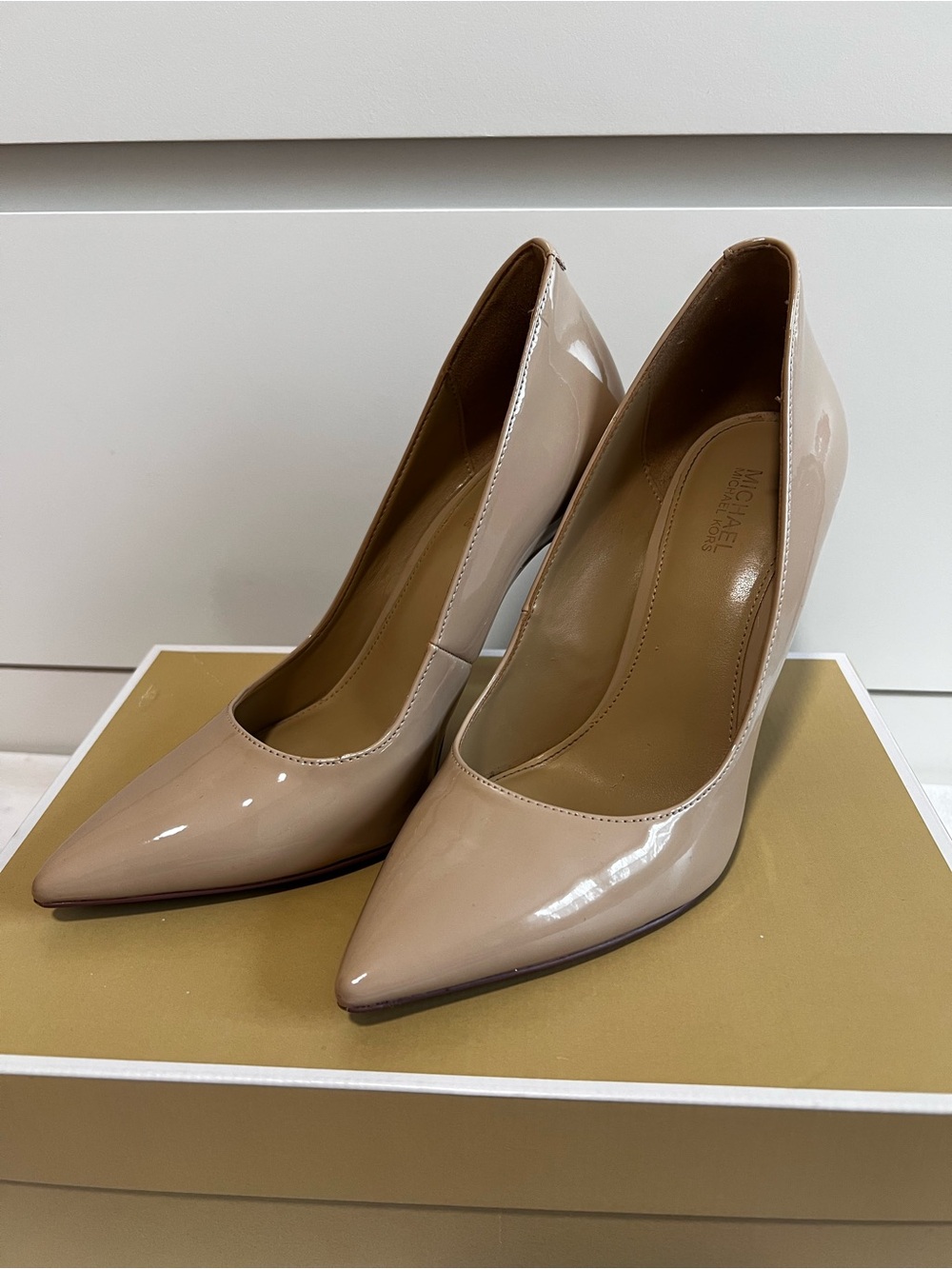Michael Kors Patent Leather Pointed-Toe Pumps in Nude Size 6